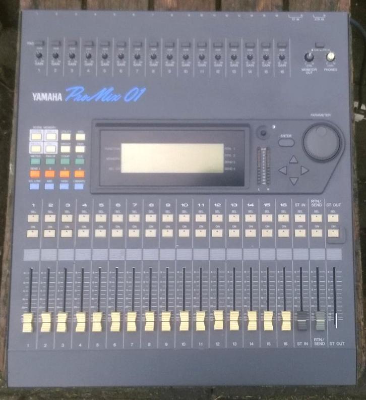 Mengpanelen, diverse soorten en prijzen, Muziek en Instrumenten, Mengpanelen, Gebruikt, 20 kanalen of meer, Microfooningang, Ophalen of Verzenden