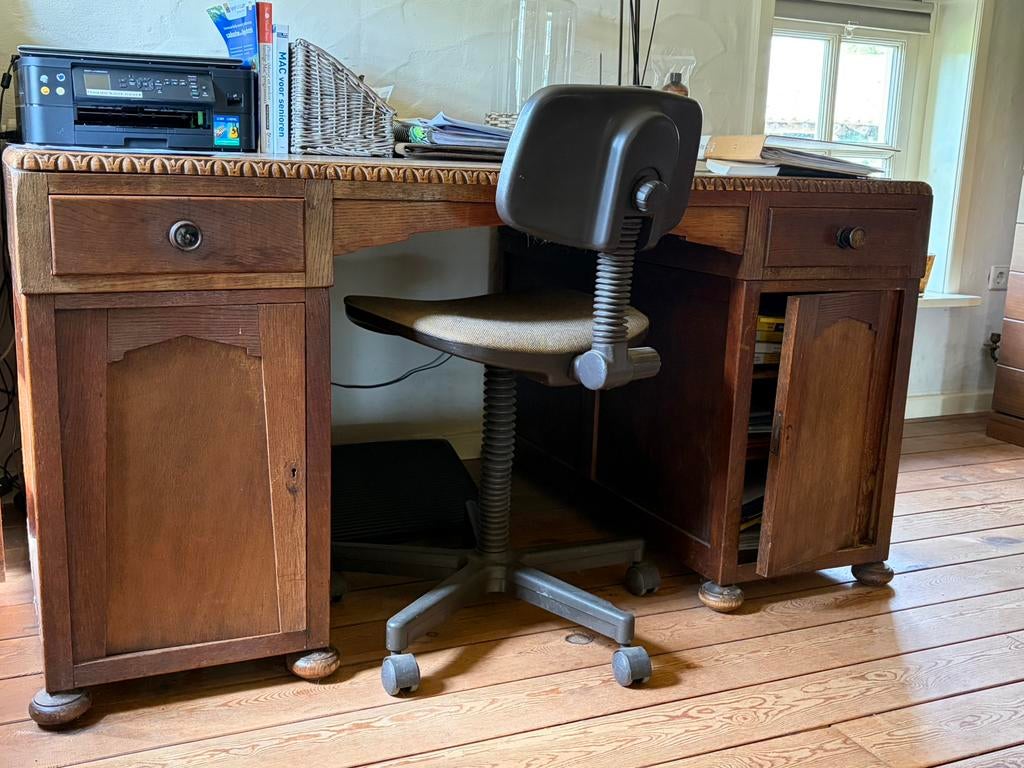 Mooi oud groot bureau, Huis en Inrichting, Bureaus, Ophalen, Gebruikt