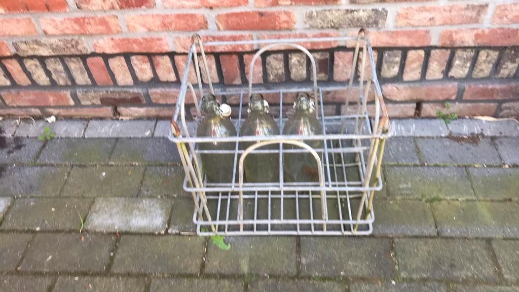 Jaren vijftig zinken krat van melkboer, Ophalen of Verzenden