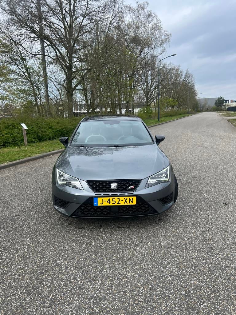 Seat Leon 2.0 TSI 290PK dsg-6  2016 Grijs, 15 km/l, 1321 kg, 4 cilinders, 1984 cc