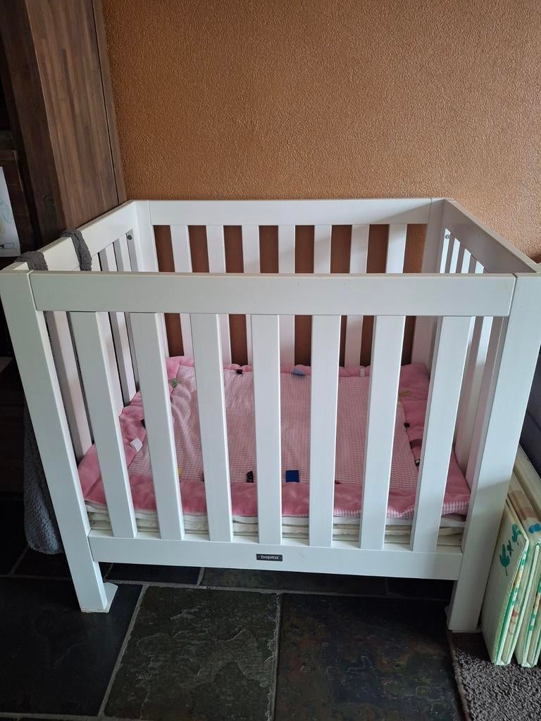 Houten box van Bopita, Kinderen en Baby's, Boxen, Ophalen, Zo goed als nieuw, Vierkant, In hoogte verstelbaar