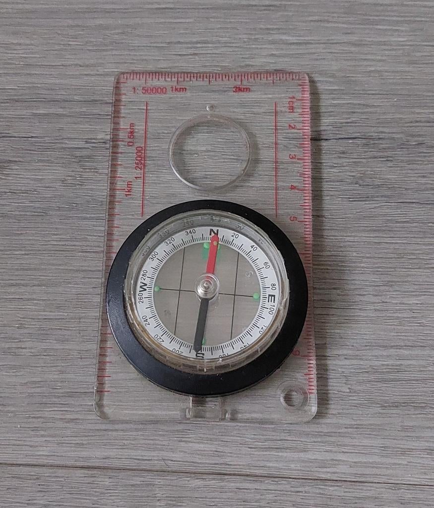 Kompas 11 cm. Lang 6 cm. Breed, Watersport en Boten, Ophalen of Verzenden, Gps of Kompas