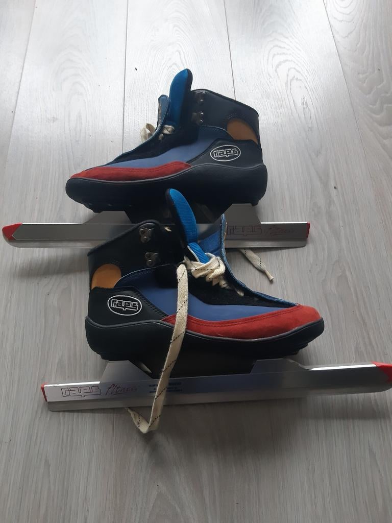 Keurig nette Raps schaatsen. Maat 42, Sport en Fitness, Schaatsen, Ophalen, Zo goed als nieuw, Noren, Raps