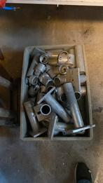 Bak vol koppelingen, steigerbuis, Doe-het-zelf en Verbouw, Steigers, Ophalen of Verzenden, Zo goed als nieuw, Overige typen, Minder dan 2 meter