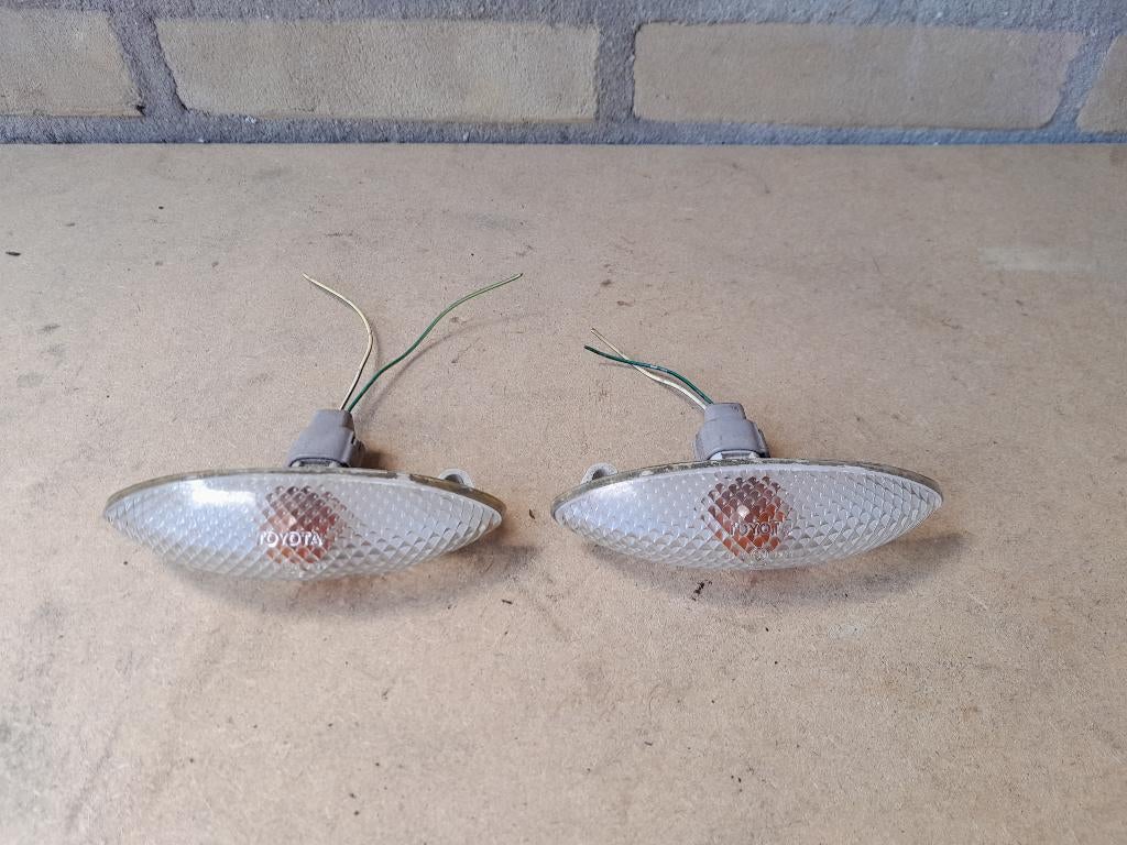 KNIPPERLICHT L+R - Voor op scherm - TOYOTA YARIS - Model P1, Verzenden, Gebruikt, Toyota
