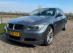 BMW 3-Serie 2.0 I 318 AUT 2010 Grijs. Sedan met trekhaak, Beige, 4 cilinders, 700 kg, 1365 kg