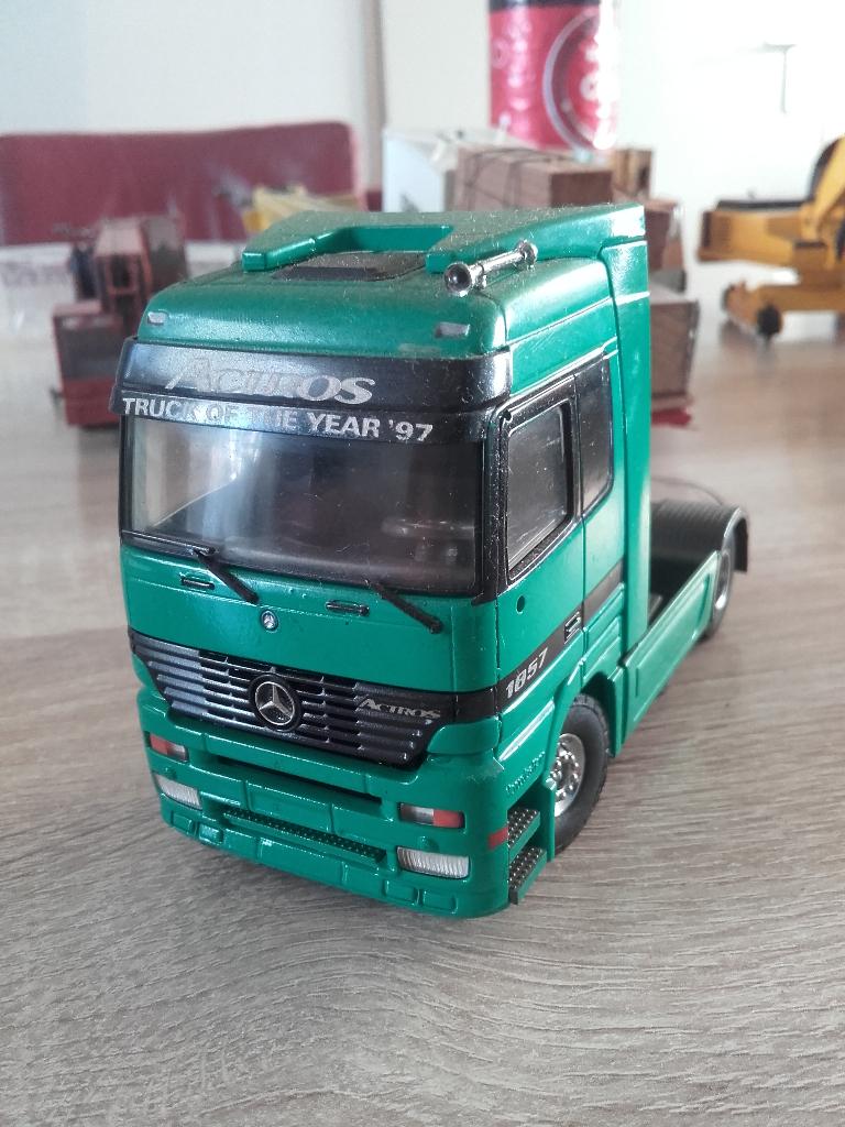 Mercedes Actros Tekno, Hobby en Vrije tijd, Modelauto's | 1:50, Ophalen of Verzenden, Gebruikt, Bus of Vrachtwagen, Tekno