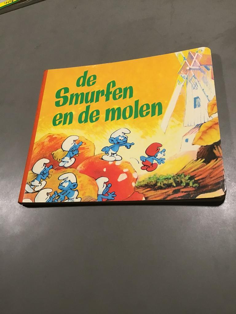 Boekje: De Smurfen en de molen, nr. 15.405, uit 1978., Verzamelen, Smurfen, Ophalen of Verzenden, Gebruikt, Verschillende Smurfen