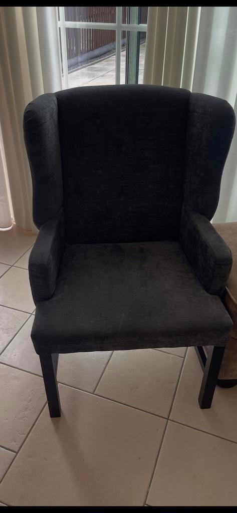Donkergrijze fauteuil, Ophalen, 75 tot 100 cm, Zo goed als nieuw, Stof