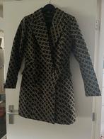Nikkie trenchcoat logo bruin, maat M, Ophalen of Verzenden, Nieuw, Maat 38/40 (M), Bruin