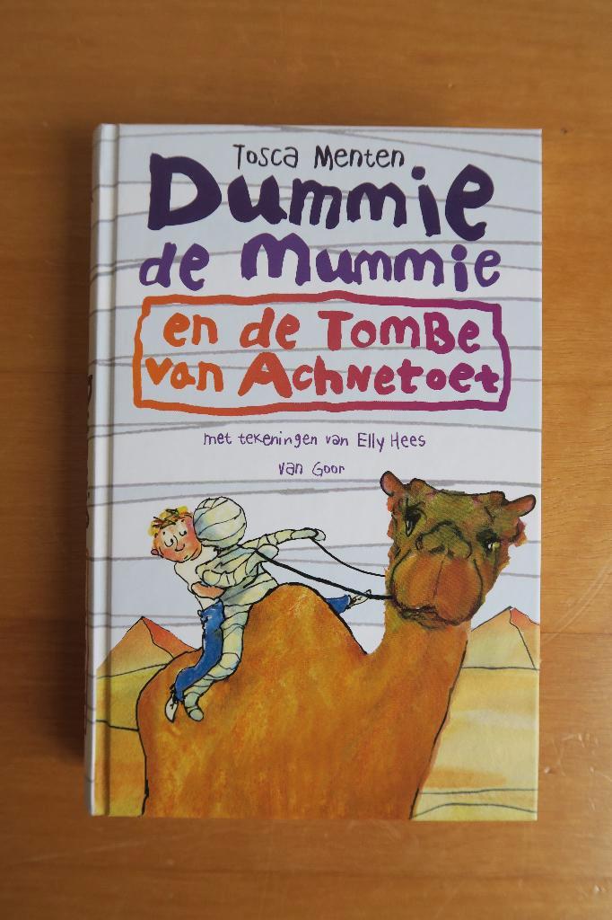 Dummie de Mummie en de Tombe van Achnetoet - Tosca Menten, Boeken, Kinderboeken | Jeugd | onder 10 jaar, Zo goed als nieuw, Fictie algemeen