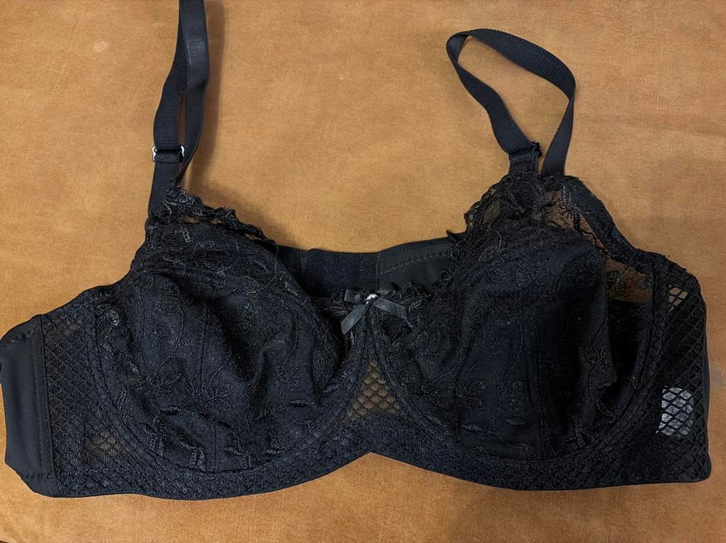 Nieuwe zwarte beugel BH - Maat 105D, Kleding | Dames, Ondergoed en Lingerie, Ophalen of Verzenden, Zwart, BH