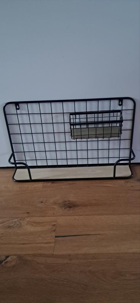 Metalen Wandrek met Houten Plateau - 40x65x11cm, Ophalen of Verzenden, Zo goed als nieuw