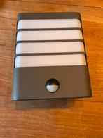 Philips buitenlamp met sensor werkt prima, Minder dan 50 watt, Wandlamp, Ophalen of Verzenden, Licht-donker-sensor