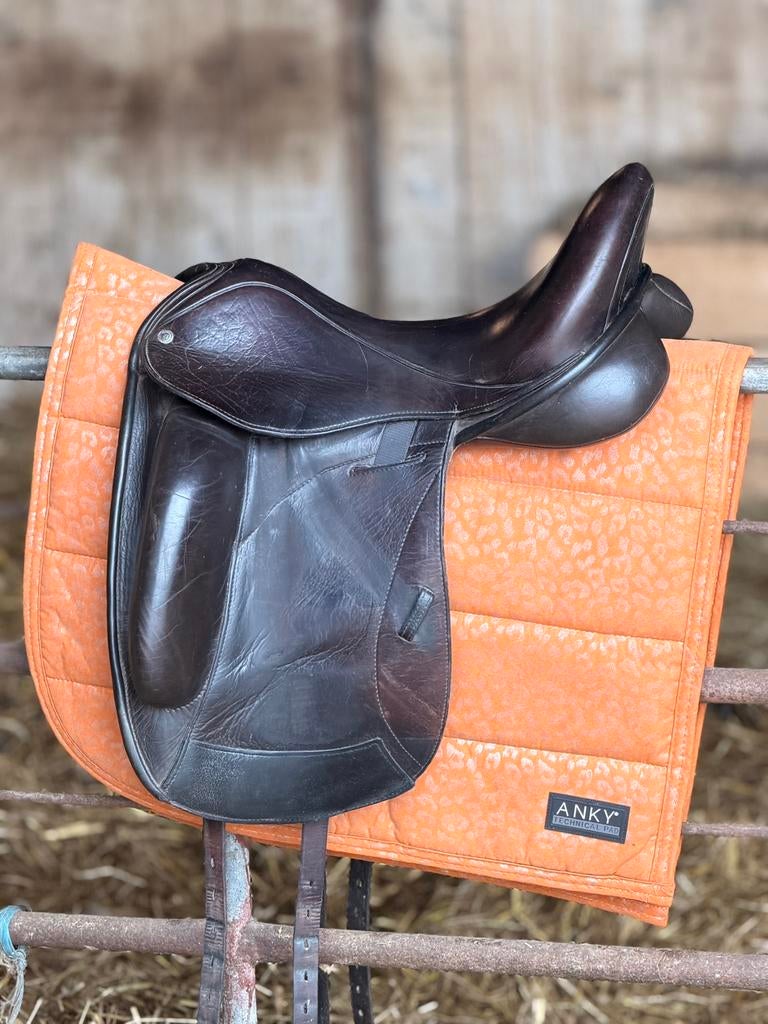 Custom Icon Coda 18 inch dressuurzadel donkerbruin, Ophalen of Verzenden, Gebruikt, Dressuur