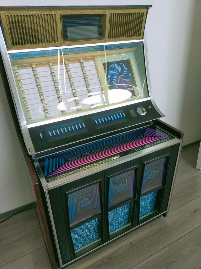 Rock Ola 445 , zeer goed spelende en mooie jukebox, Ophalen, 1970 tot heden, Rock Ola