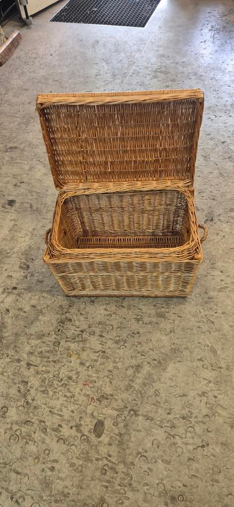 Grote rieten bakkersmand met deksel, Ophalen of Verzenden