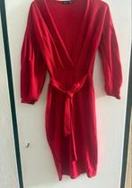 Rode Boohoo wikkeljurk met pofmouwen, Kleding | Dames, Ophalen, Maat 42/44 (L), Zo goed als nieuw, Rood