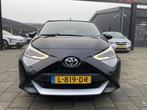 Toyota Aygo 1.0 l NAVI l CAMERA L BLUETOOTH l RIJKLAAR!, Stof, Gebruikt, Euro 6, 4 stoelen