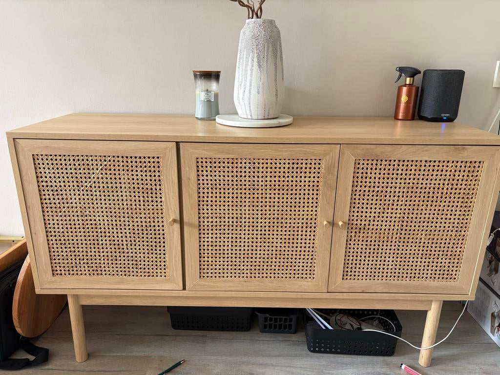 JYSK dressoir met rotan deuren, 100 tot 150 cm, Ophalen of Verzenden, Zo goed als nieuw, 25 tot 50 cm