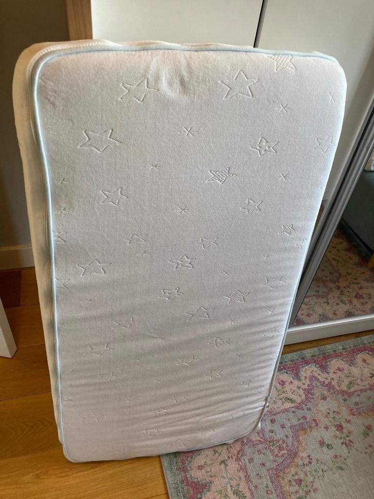 matras kind ledikant, Ophalen, Zo goed als nieuw, Ledikant