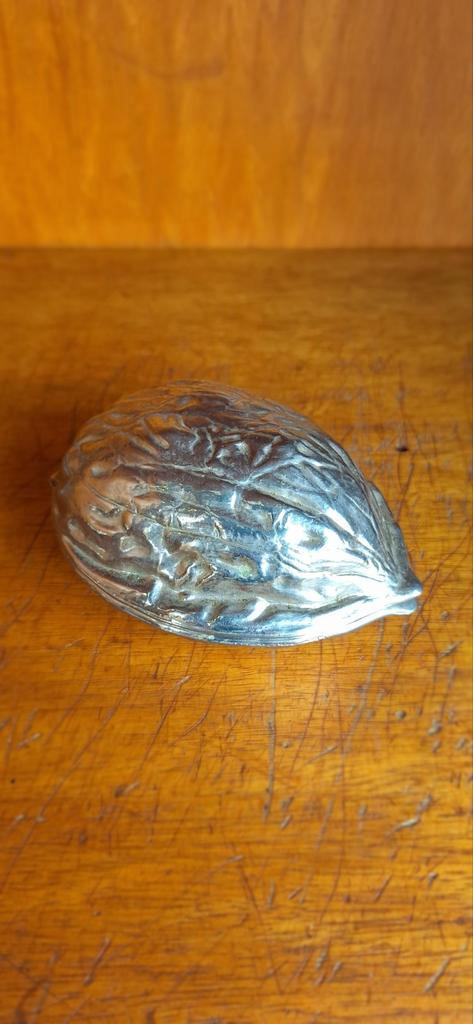Vintage notenkraker, walnoot kraker, verzilverde walnoot, Huis en Inrichting, Woonaccessoires | Overige, Gebruikt, Ophalen of Verzenden