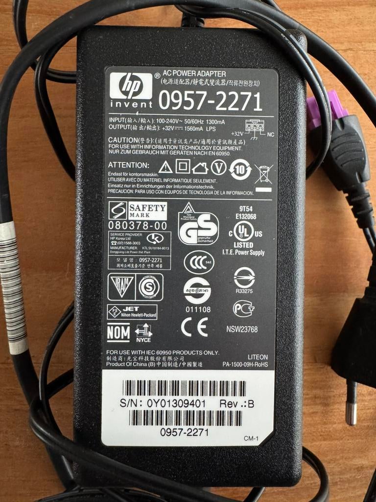 Partij adapters en kabels, Computers en Software, Laptop-opladers, Ophalen of Verzenden, Zo goed als nieuw