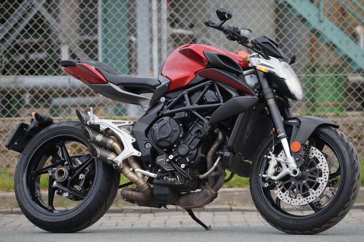 MV AGUSTA BRUTALE 800 (bj 2019) 23,043 km               Inru, Motoren, Motoren | MV Agusta, Bedrijf, Naked bike, meer dan 35 kW