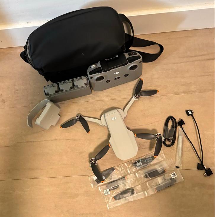 DJI Mini 4K Fly More Combo - Compacte 4K Drone, Audio, Tv en Foto, Drones, Zo goed als nieuw, Cameradrone, Topkwaliteit, DJI, Minder dan 250 gram