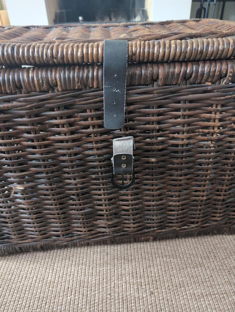 Vintage rieten koffer/mand met leren riem, Huis en Inrichting, Ophalen, Overige materialen, Gebruikt, 50 tot 100 cm