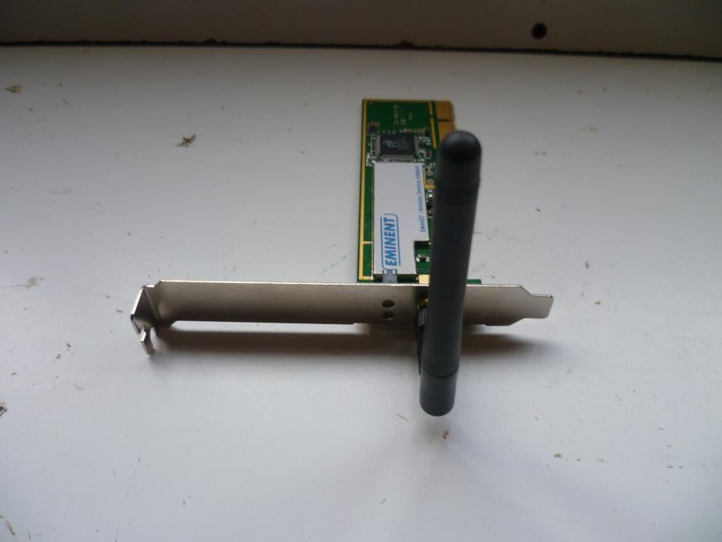 router, Ophalen of Verzenden, Zo goed als nieuw, Router, Eminent