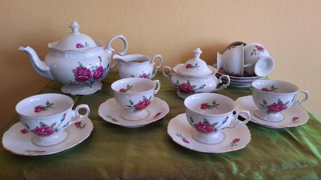 IZGS Vintage 10 delig THEESERVIES met bloemetjes HIGHTEA, Antiek en Kunst, Antiek | Servies compleet, Ophalen