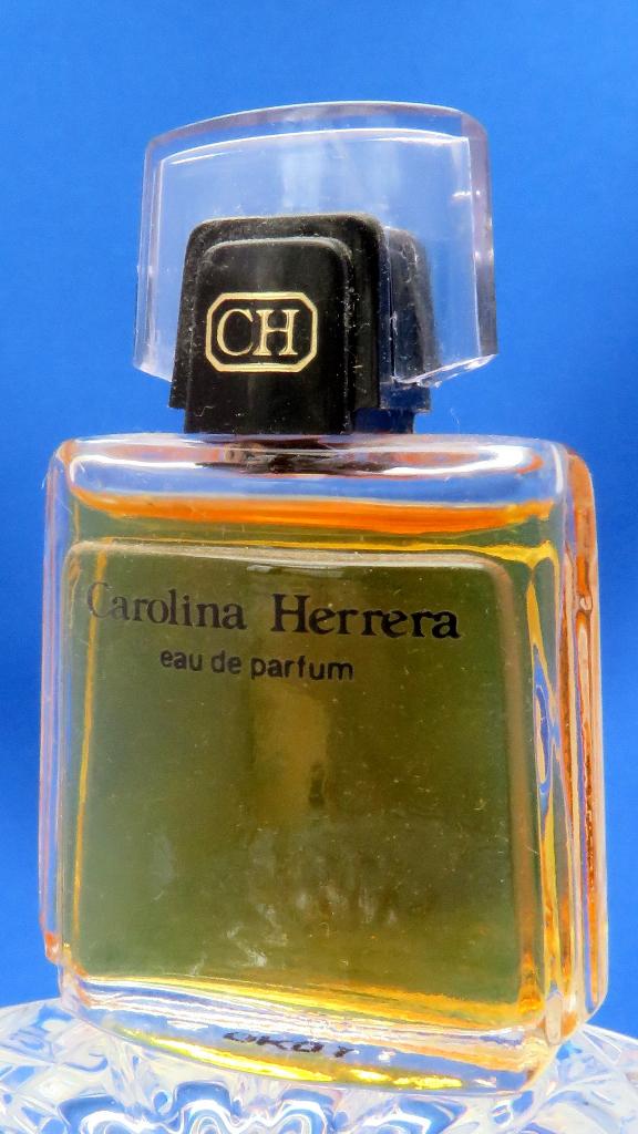 Mini - HERRERA - Carolina - 4ml - edp - 5cm - v1, Verzamelen, Parfumverzamelingen, Ophalen of Verzenden, Gebruikt, Miniatuur, Gevuld