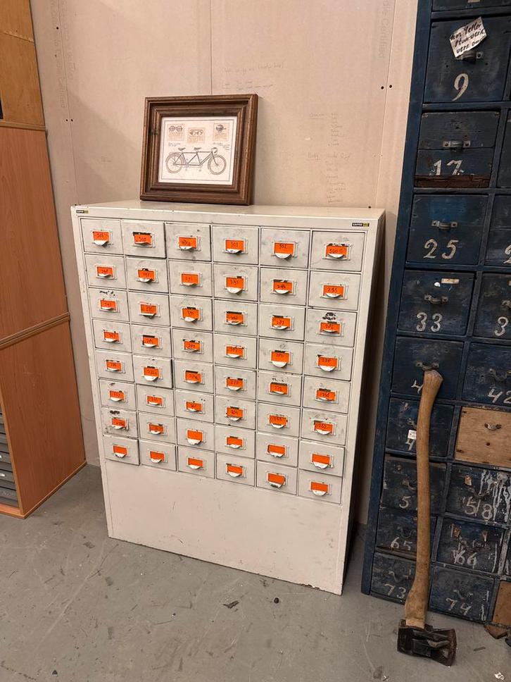 Vintage Stalen Ladekast met 48 Laden - Zware Kwaliteit, Huis en Inrichting, Kasten | Ladekasten, Gebruikt, 100 tot 150 cm, 50 tot 100 cm