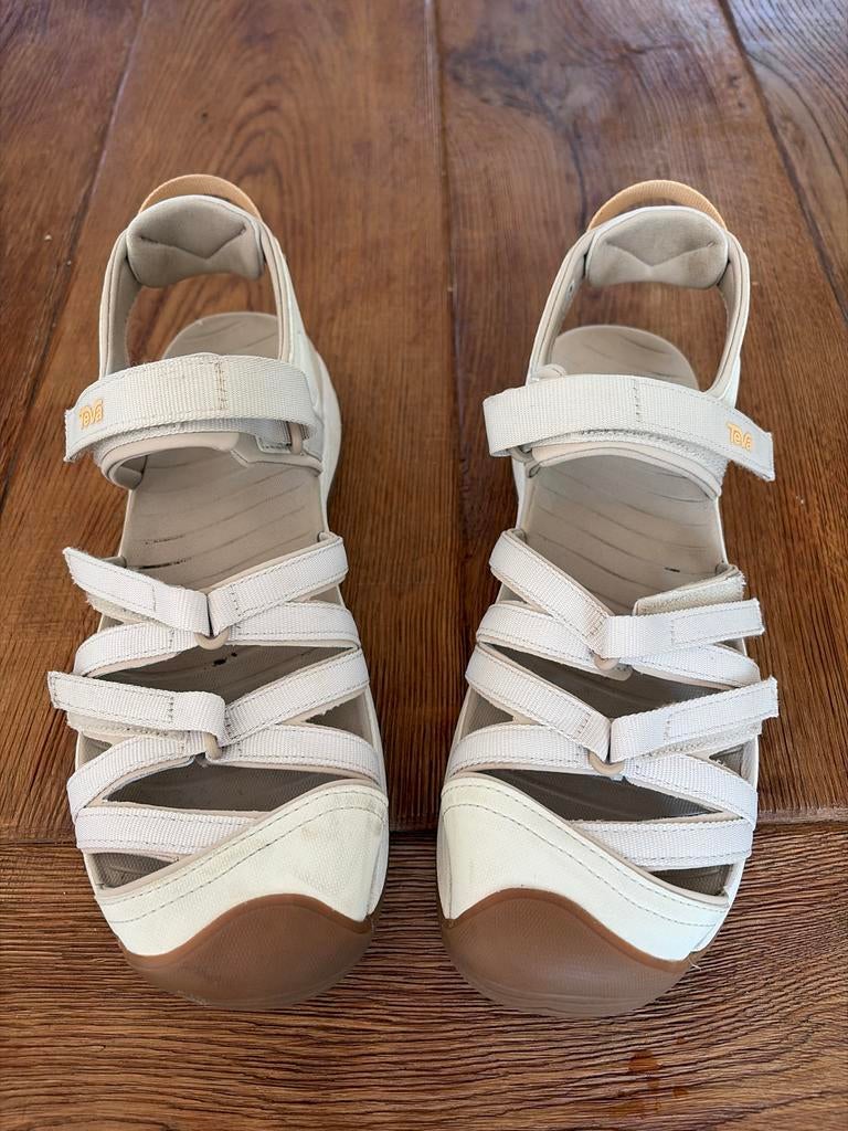 Teva sandalen - Comfortabele wandelsandalen maat 41, Ophalen of Verzenden, Gedragen, Beige, Sandalen of Muiltjes