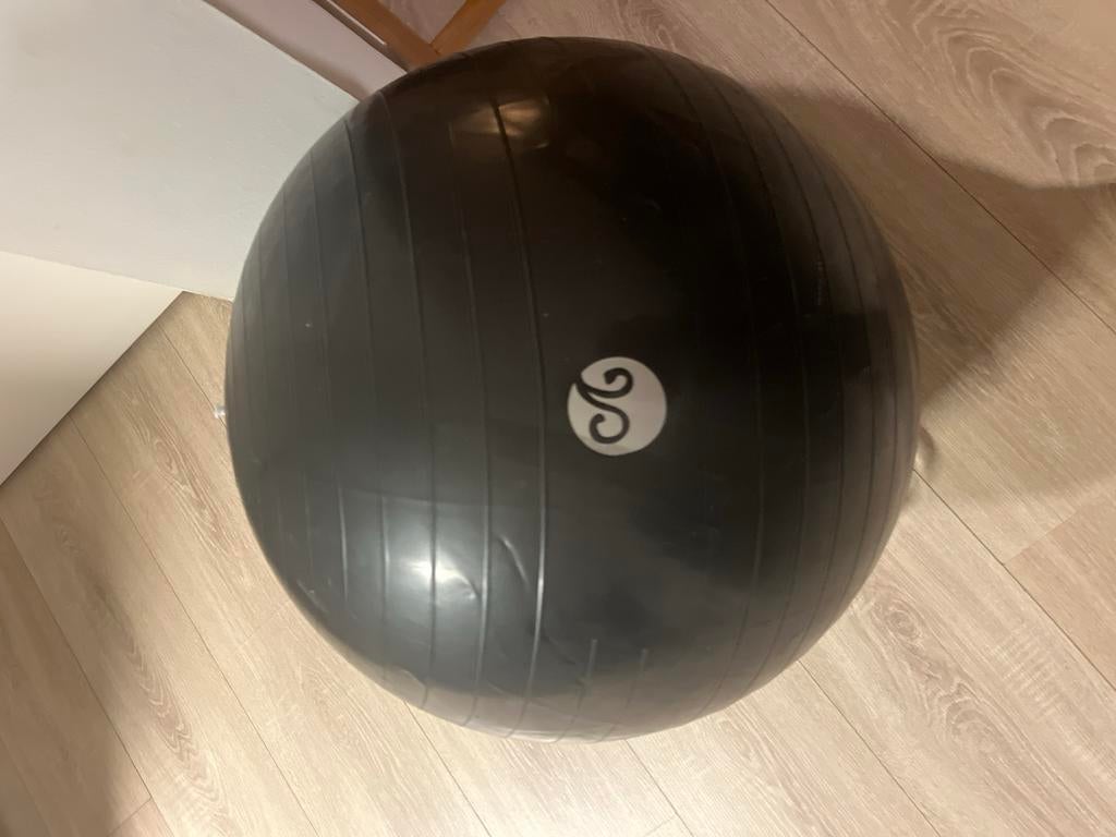 Yogabal / Fitnessbal - Functioneel met gebruikssporen, Ophalen of Verzenden, Gebruikt, Buik, Fitnessbal
