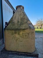 Schuilhok gemaakt van oude voersilo