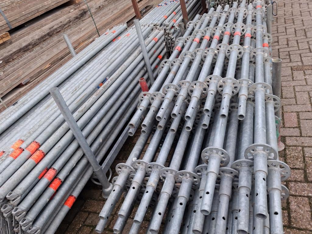 te huur layher steigermateriaal, Ophalen, IJzer