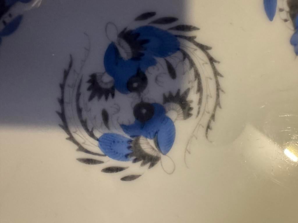 Meissen wit bord met blauw bloemmotief, Antiek en Kunst, Antiek | Servies los, Verzenden