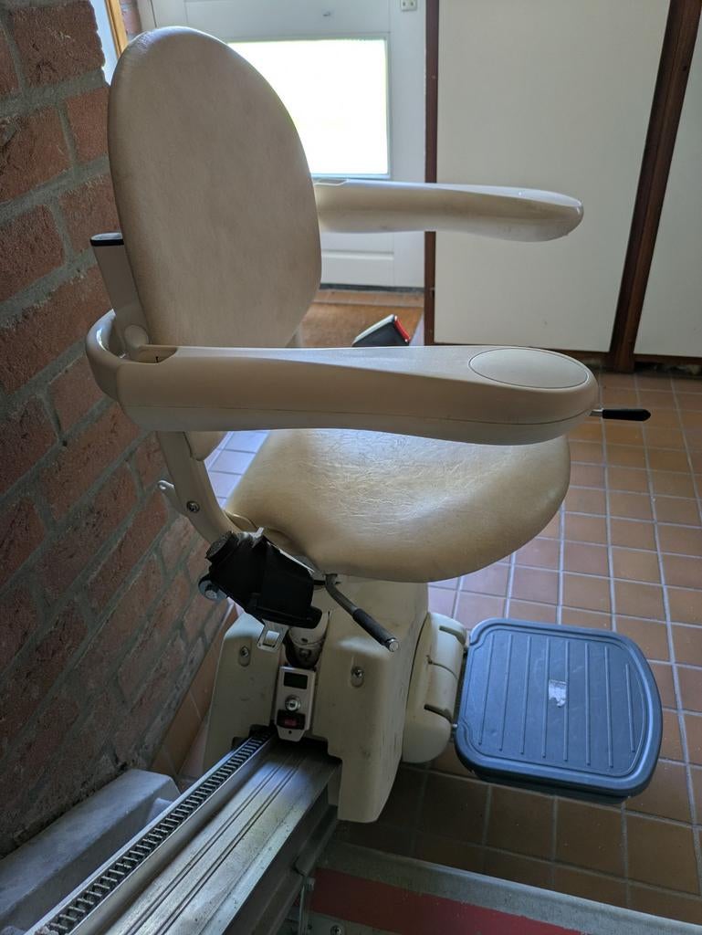 Rechte traplift, Ophalen, Gebruikt, Recht