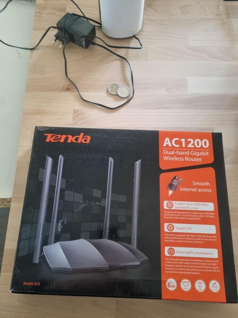Wifi router/Extender (Tenda WIFI AC8), Computers en Software, WiFi-versterkers, Ophalen of Verzenden, Zo goed als nieuw, Tenda