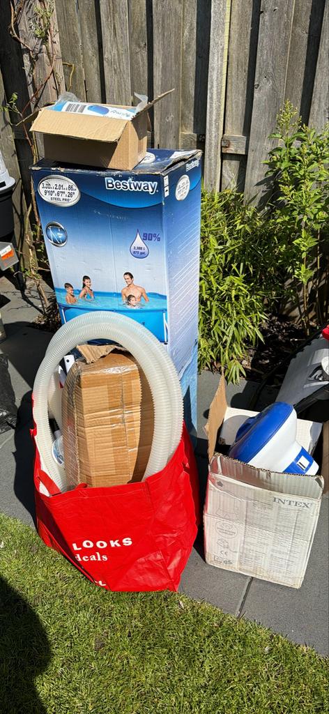 Bestway Steel Pro opzetzwembad met pomp en toebehoren, Tuin en Terras, Ophalen, Gebruikt, Opzetzwembad, 200 tot 400 cm