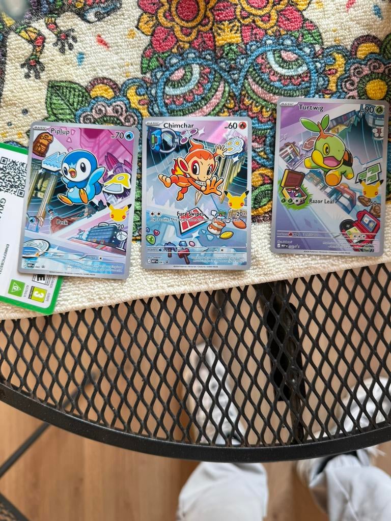 First partner 1 pokemonkaarten, Hobby en Vrije tijd, Verzamelkaartspellen | Pokémon, Ophalen of Verzenden, Zo goed als nieuw, Meerdere kaarten