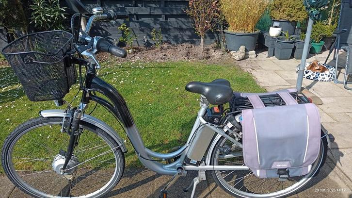 Elektrische fiets met mand, Fietsen en Brommers, Elektrische fietsen, Gebruikt, Overige merken, 51 tot 55 cm, 30 tot 50 km per accu