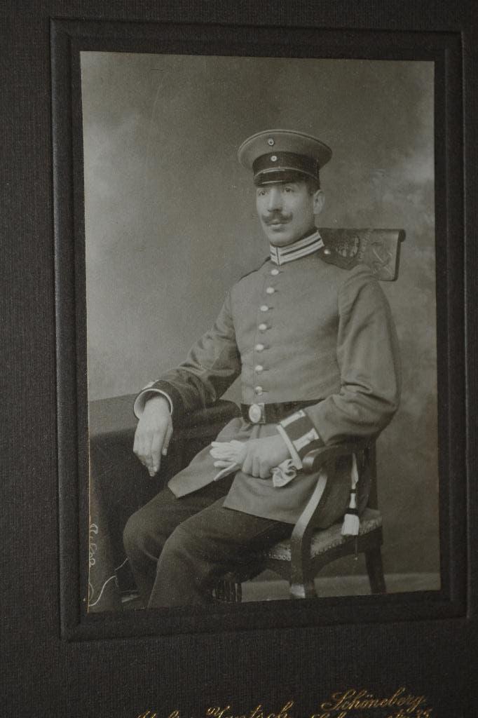duitsland ww1 1915 kabinetfoto soldaat uniform, Ophalen of Verzenden, Overige soorten, Nederland, Foto of Poster