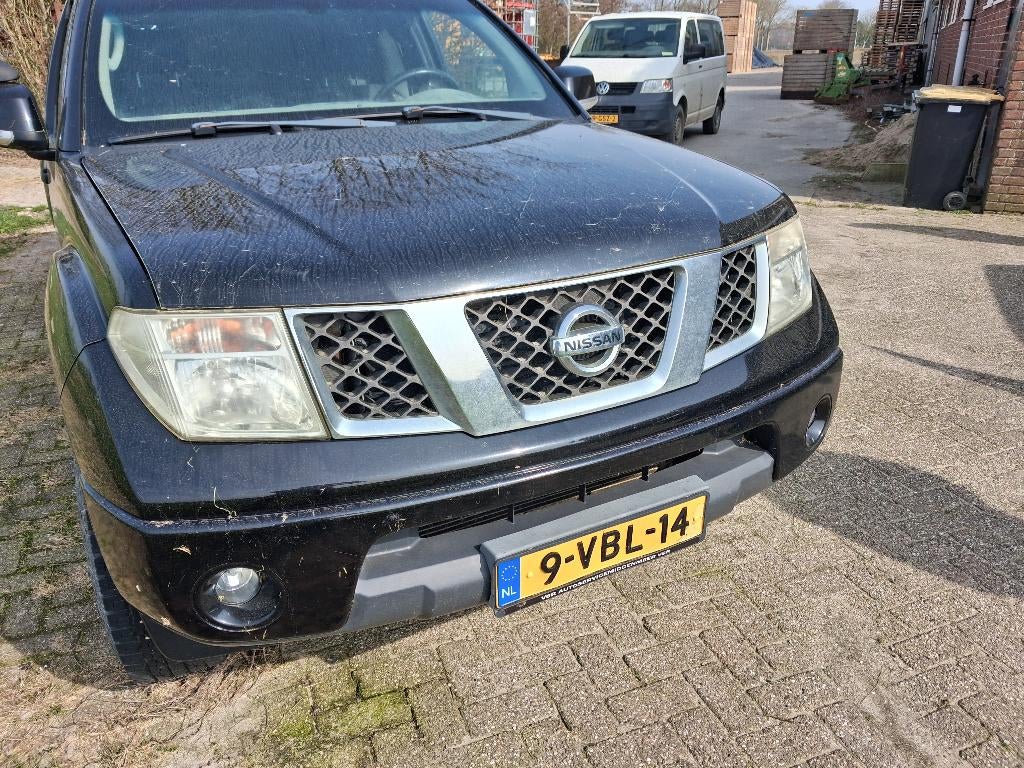Nissan Navara 2.5 DCI King-cab 4WD DPF 2009, Stof, 4 cilinders, 3000 kg, Zwart