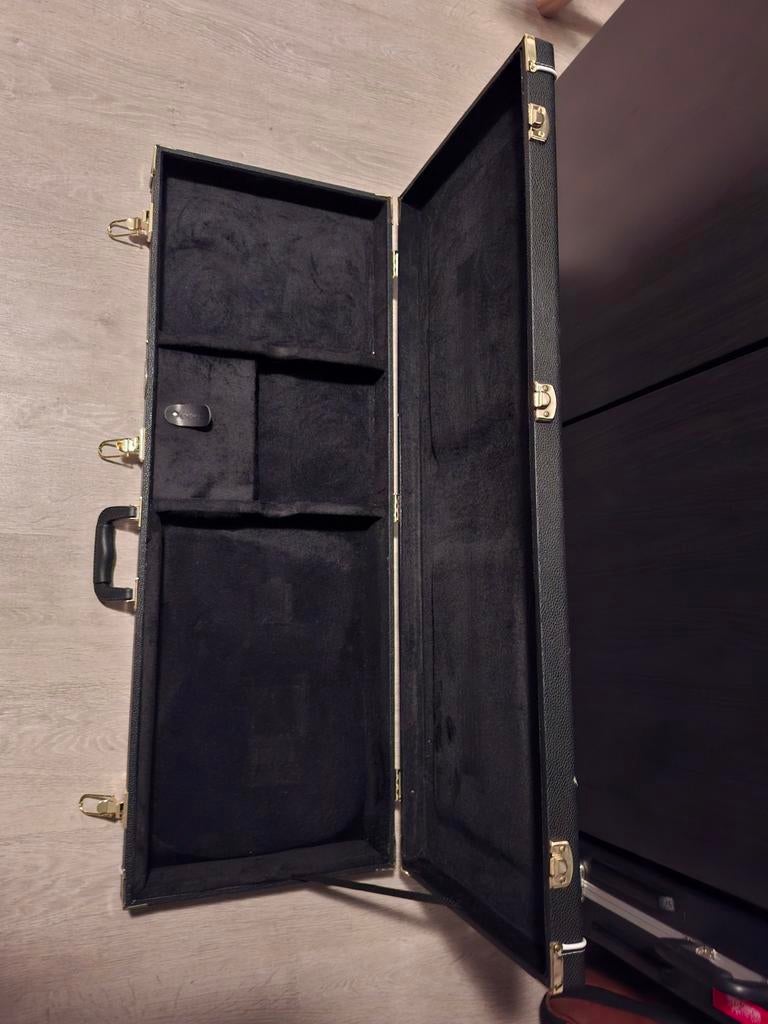 Guitar Hardcase Koffer zwart hard stevig case, Muziek en Instrumenten, Behuizingen en Koffers, Ophalen of Verzenden, Zo goed als nieuw