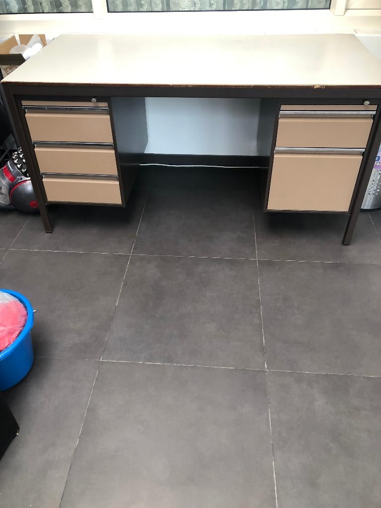 bureautafel, Huis en Inrichting, Bureaus, Ophalen, Zo goed als nieuw