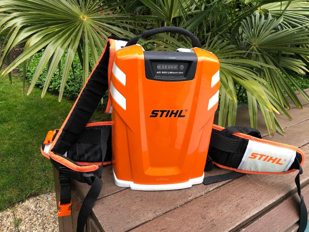 Stihl AR accu met draagsysteem AR900, Tuin en Terras, Hand-tuingereedschap, Ophalen, Zo goed als nieuw