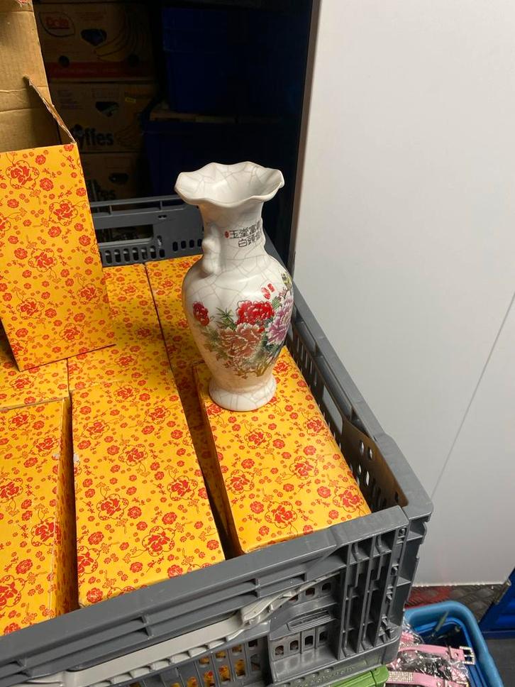 Decoratieve Chinese vaasjes met bloemmotief, Antiek en Kunst, Antiek | Vazen, Ophalen